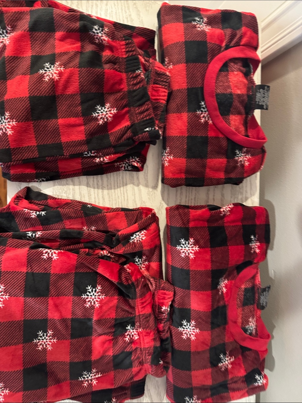Matching Family Holiday Pajamas Houndtooth: Men Medium and Women Medium Like New